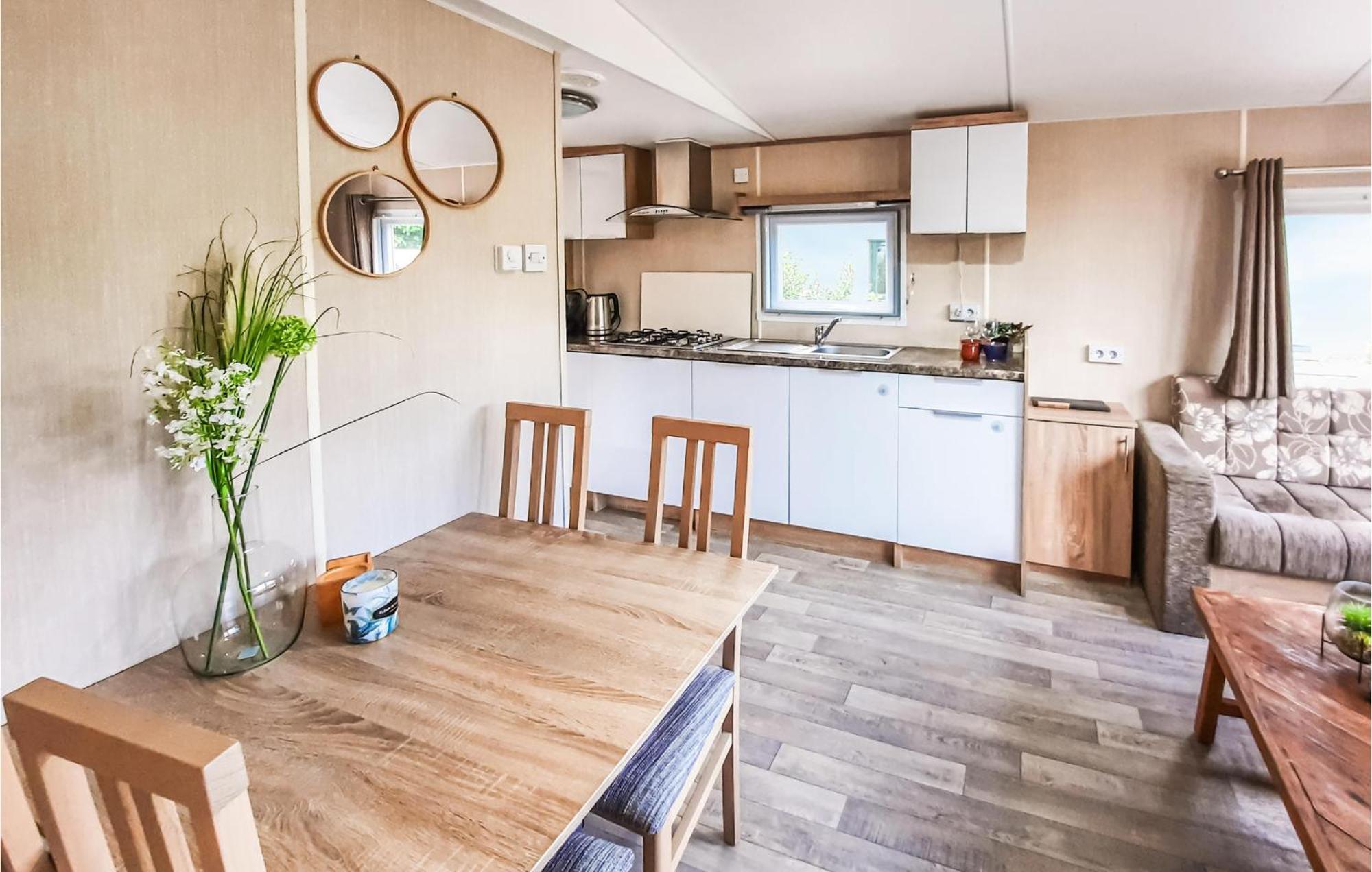 Holiday home 3 Bedroom Beautiful In Heinkenszand