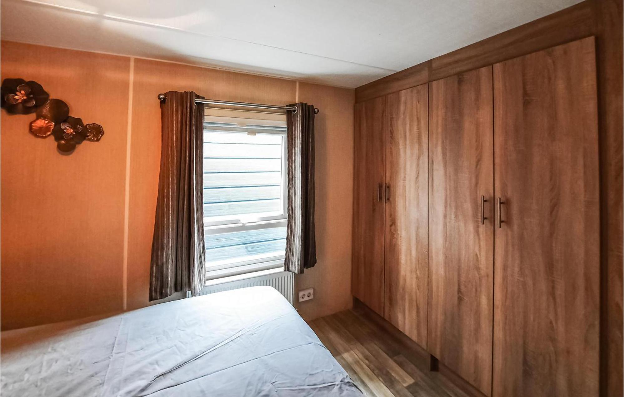 3 Bedroom Beautiful In * Heinkenszand