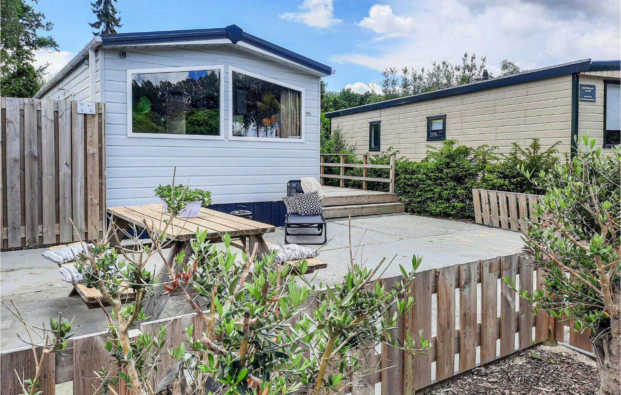 Holiday home 3 Bedroom Beautiful In Heinkenszand